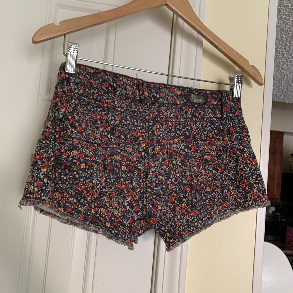1st Kiss black floral shorts